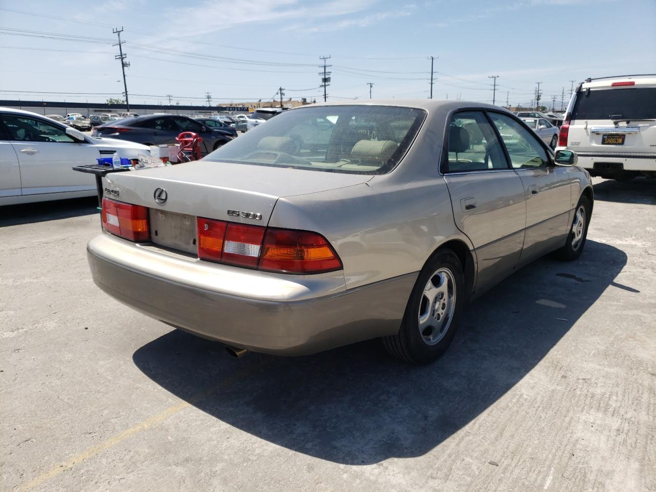Photo 4 from auction – 1999 LEXUS ES 300 with VIN JT8BF28G4X5070018