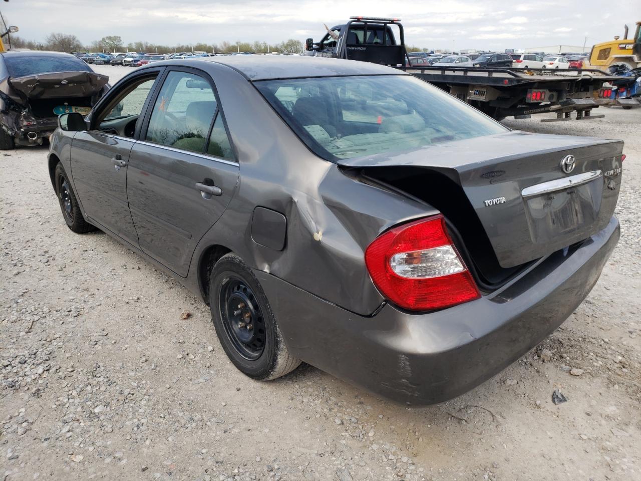 Photo 3 from auction – 2002 TOYOTA CAMRY LE with VIN 4T1BE32K82U589008