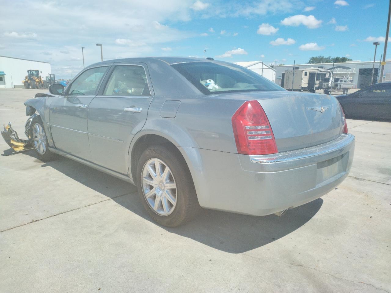 Photo 3 from auction – 2007 CHRYSLER 300C with VIN 2C3KA63H87H852469