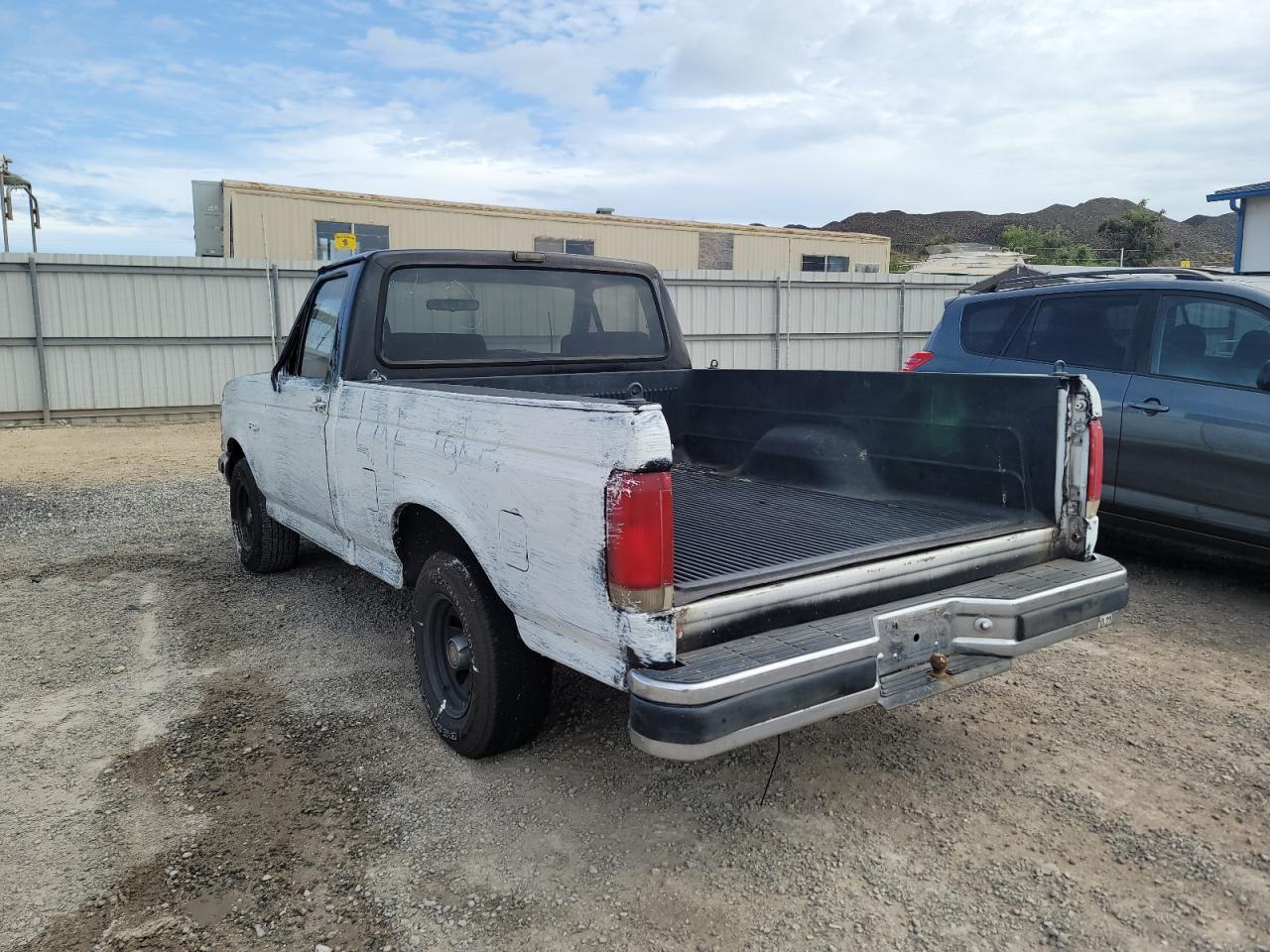 Photo 3 from auction – 1989 FORD F150 with VIN 1FTDF15H9KLA32063