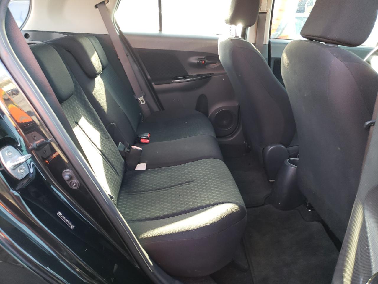 Photo 6 from auction – 2008 TOYOTA SCION XD with VIN JTKKU10498J024060