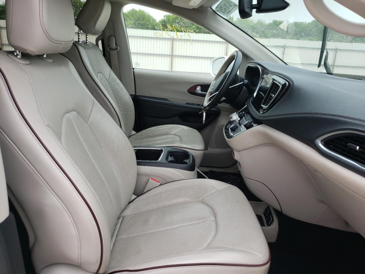 Photo 5 from auction – 2020 CHRYSLER PACIFICA L with VIN 2C4RC1GG9LR156216