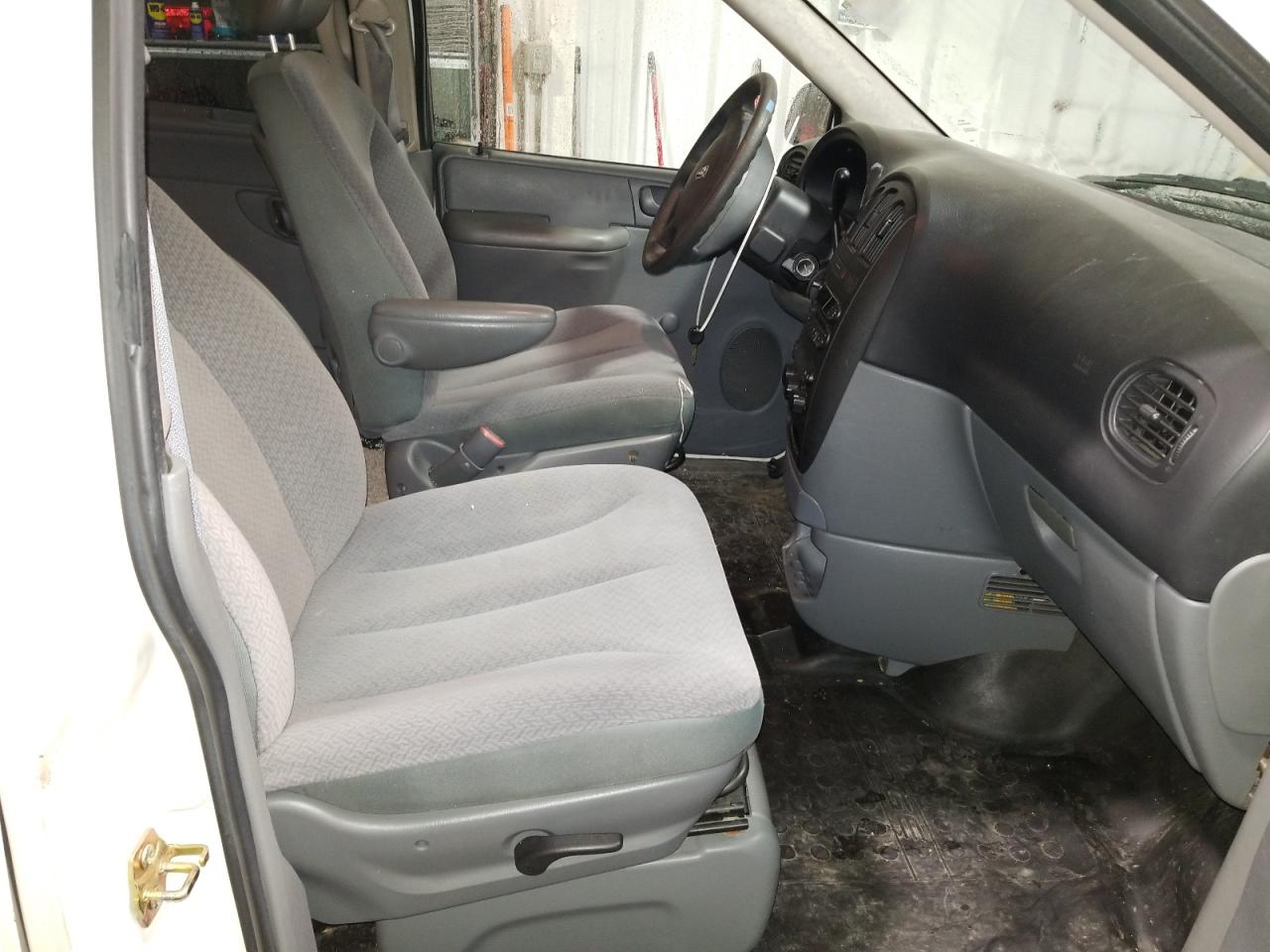 Photo 5 from auction – 2006 DODGE GRAND CARA with VIN 1D4GP23E26B675507