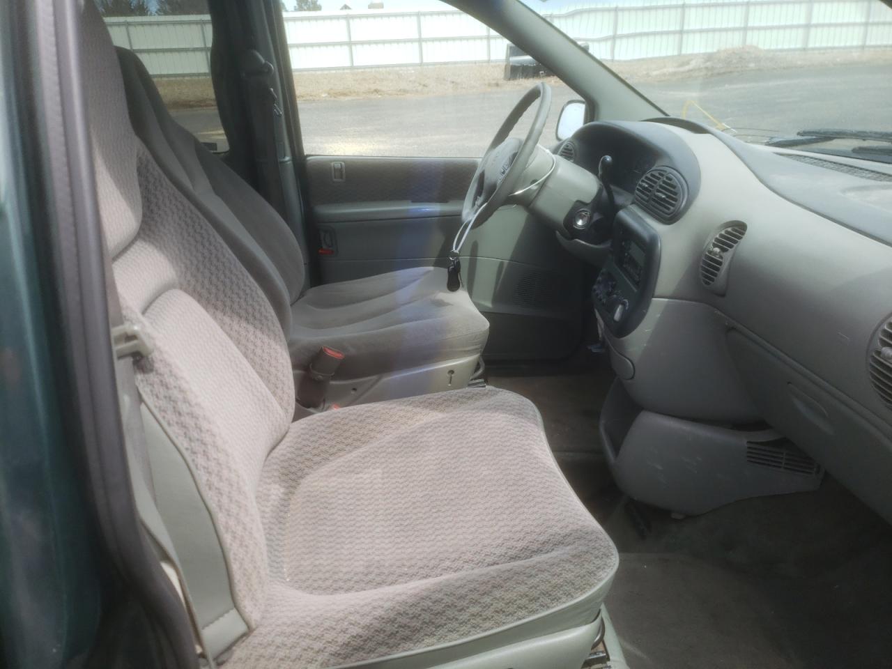Photo 5 from auction – 2000 DODGE GRAND CARA with VIN 1B4GP44G5YB759796