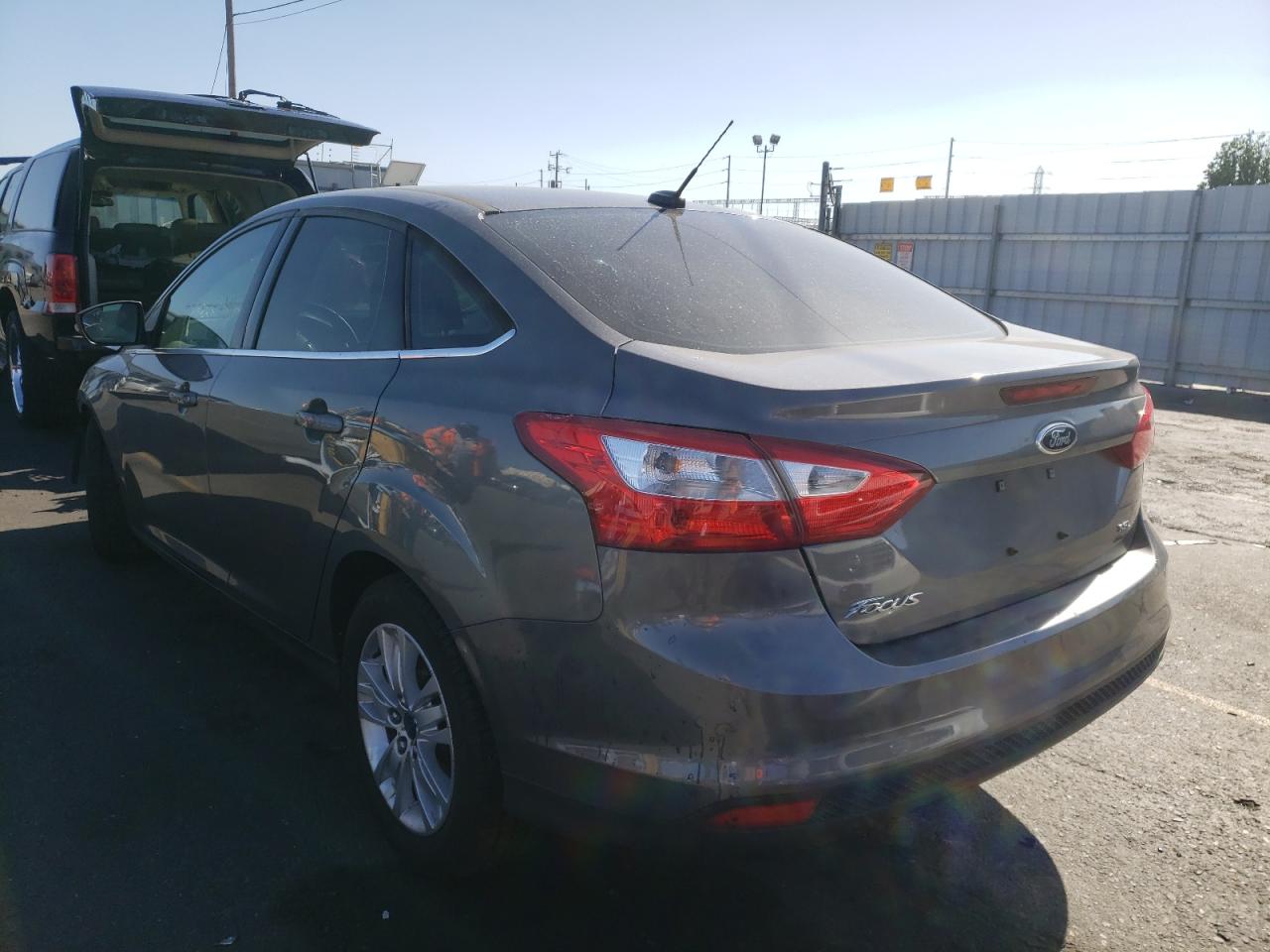 Photo 3 from auction – 2012 FORD FOCUS SEL with VIN 1FAHP3H23CL423377