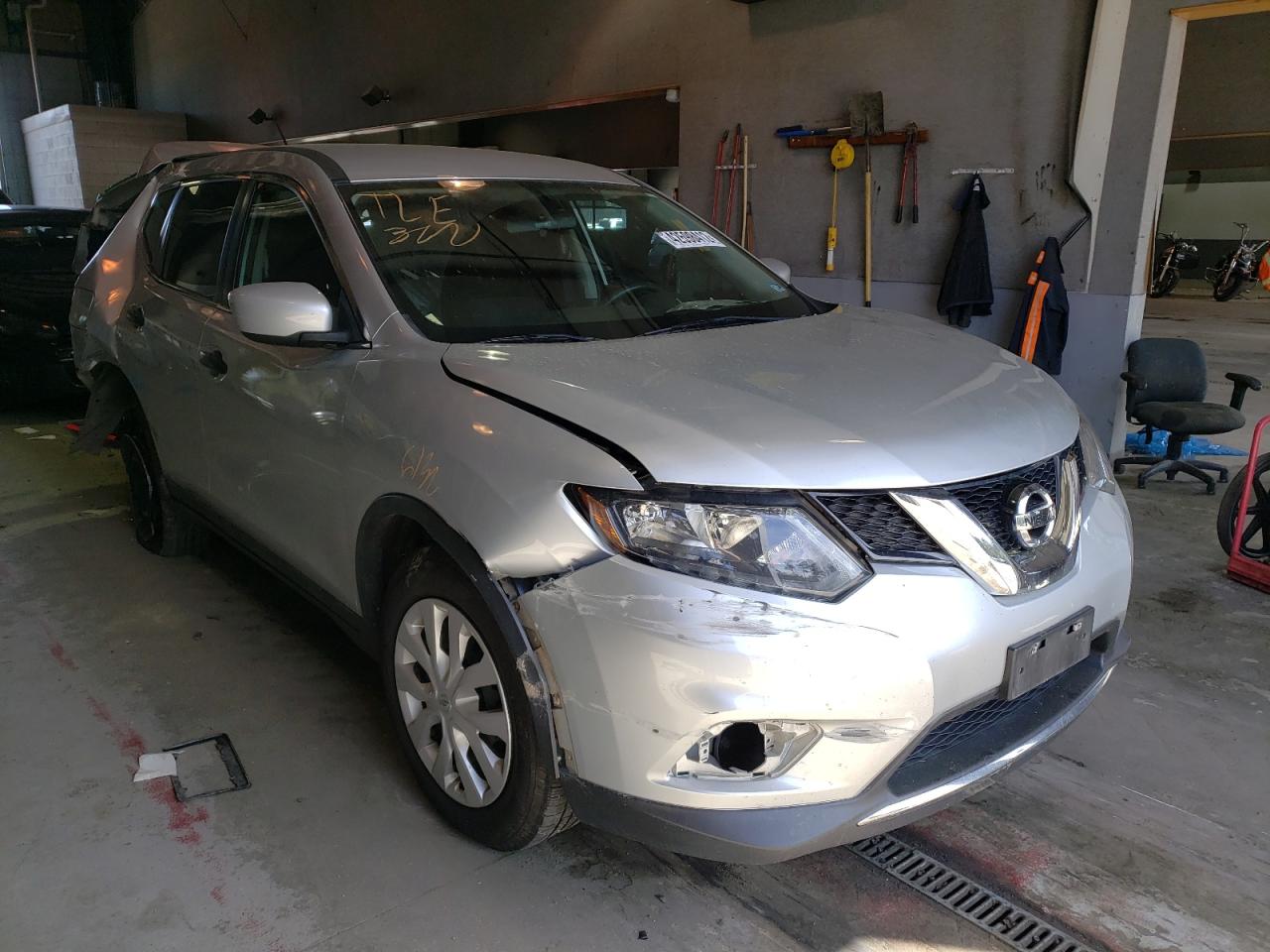 Photo 1 from auction – 2016 NISSAN ROGUE S with VIN 5N1AT2MT4GC824082