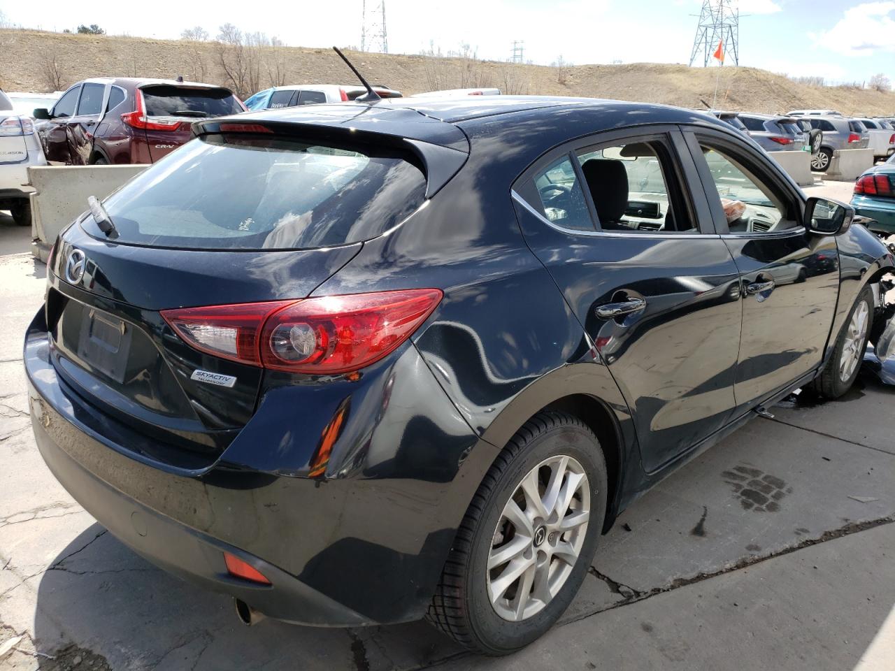 Photo 4 from auction – 2014 MAZDA 3 TOURING with VIN JM1BM1L72E1100291