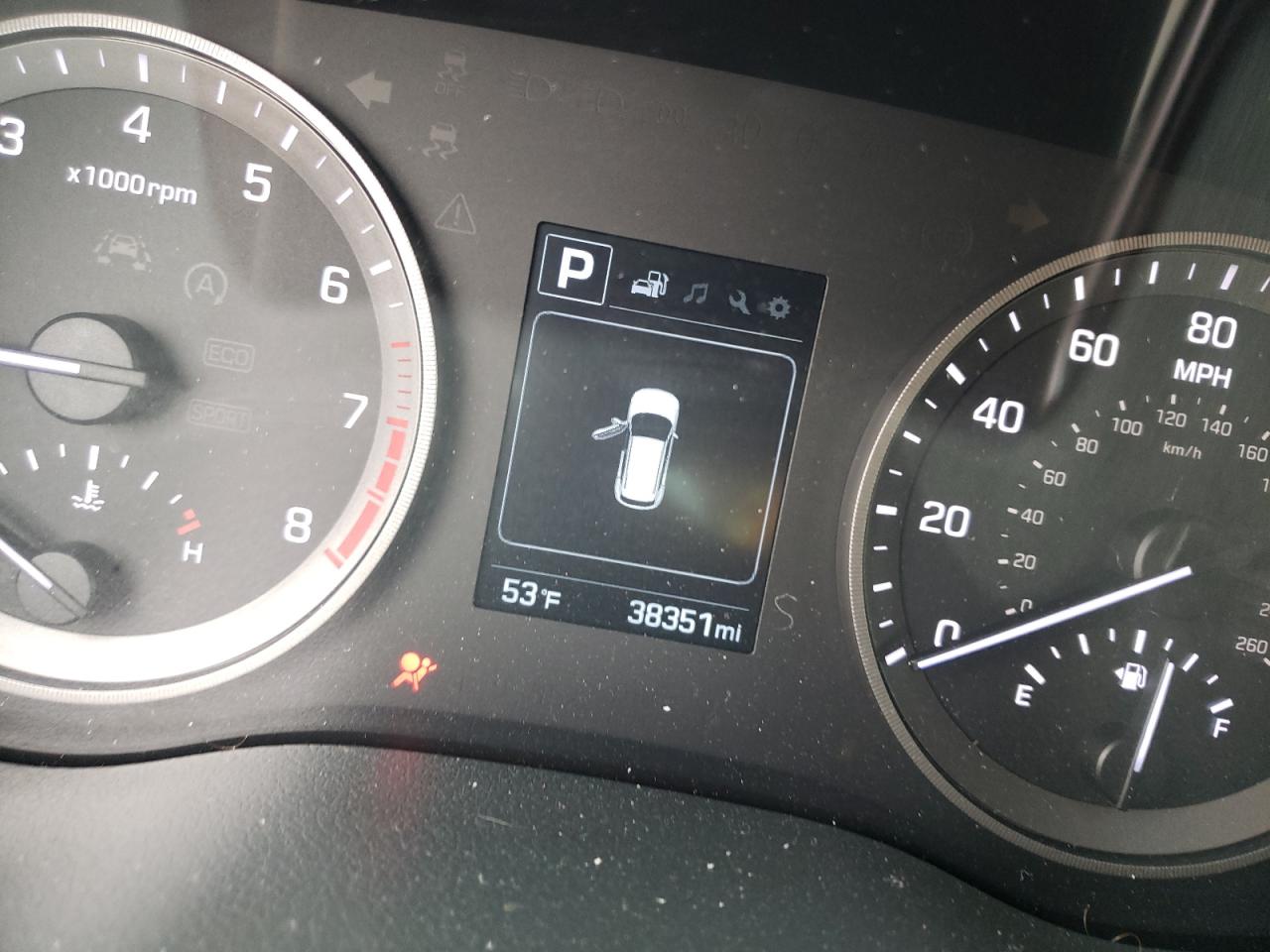 Photo 8 from auction – 2017 HYUNDAI TUCSON LIM with VIN KM8J3CA45HU333017
