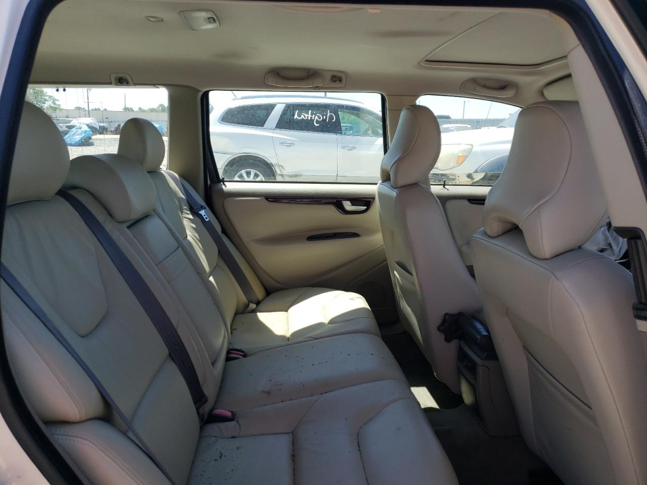Photo 6 from auction – 2003 VOLVO V70 with VIN YV1SW61T132299164