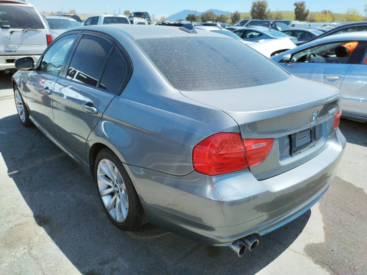 صورة رقم 3 من المزاد - 2011 BMW 328 I SULE مع VIN WBAPH5C59BA441289