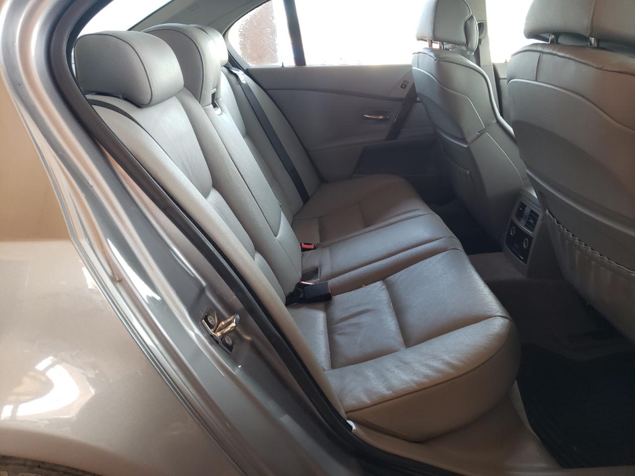 Photo 6 from auction – 2007 BMW 525 I with VIN WBANE53527CY05662