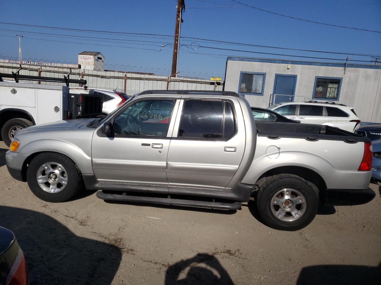 Photo 9 from auction – 2004 FORD EXPLORER S with VIN 1FMZU67K14UC22112