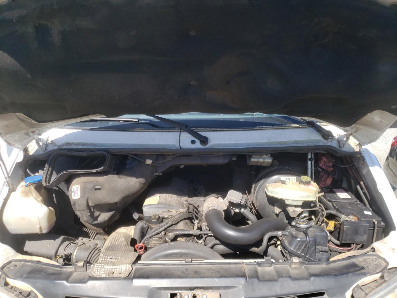 Photo 7 from auction – 2005 DODGE SPRINTER 2 with VIN WD8PD744455824705