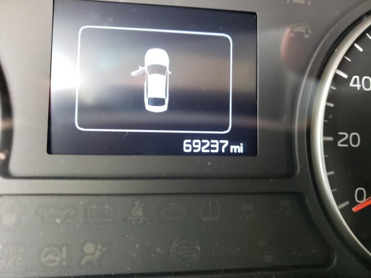 Photo 8 from auction – 2016 KIA OPTIMA EX with VIN 5XXGU4L31GG103307