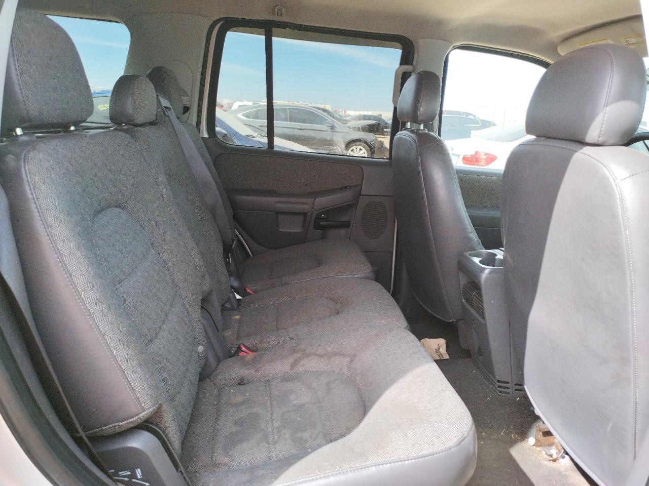 Photo 6 from auction – 2005 FORD EXPLORER X with VIN 1FMZU62K25UB32735