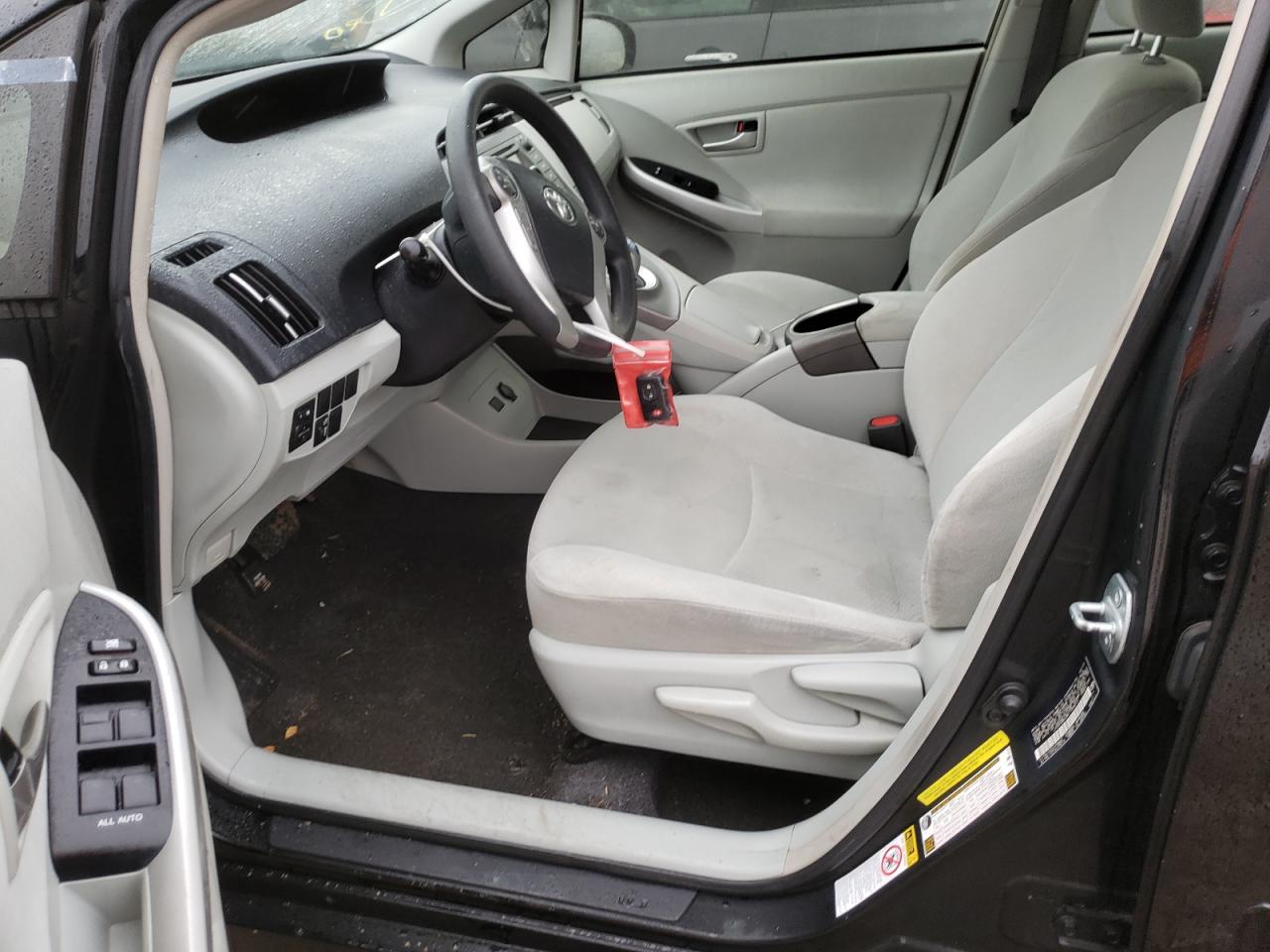 Photo 9 from auction – 2014 TOYOTA PRIUS with VIN JTDKN3DU3E1749210