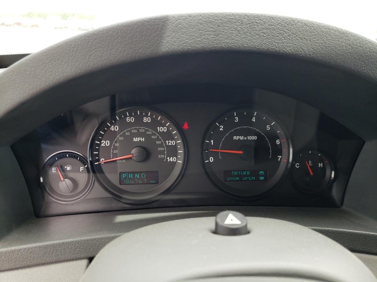 Photo 8 from auction – 2005 JEEP GRAND CHER with VIN 1J4GS48K85C594293