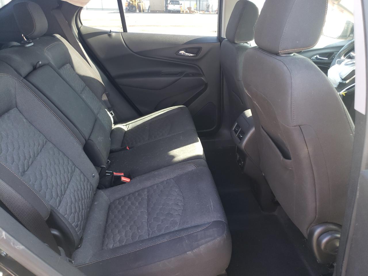 Photo 6 from auction – 2018 CHEVROLET EQUINOX LT with VIN 2GNAXJEV3J6114634