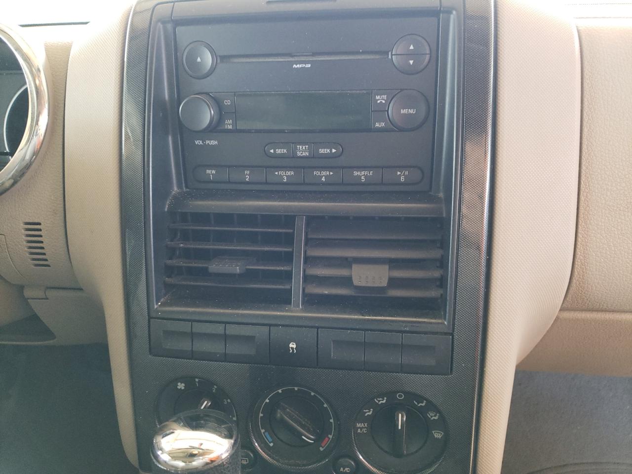 Photo 9 from auction – 2006 FORD EXPLORER X with VIN 1FMEU63EX6UA43505