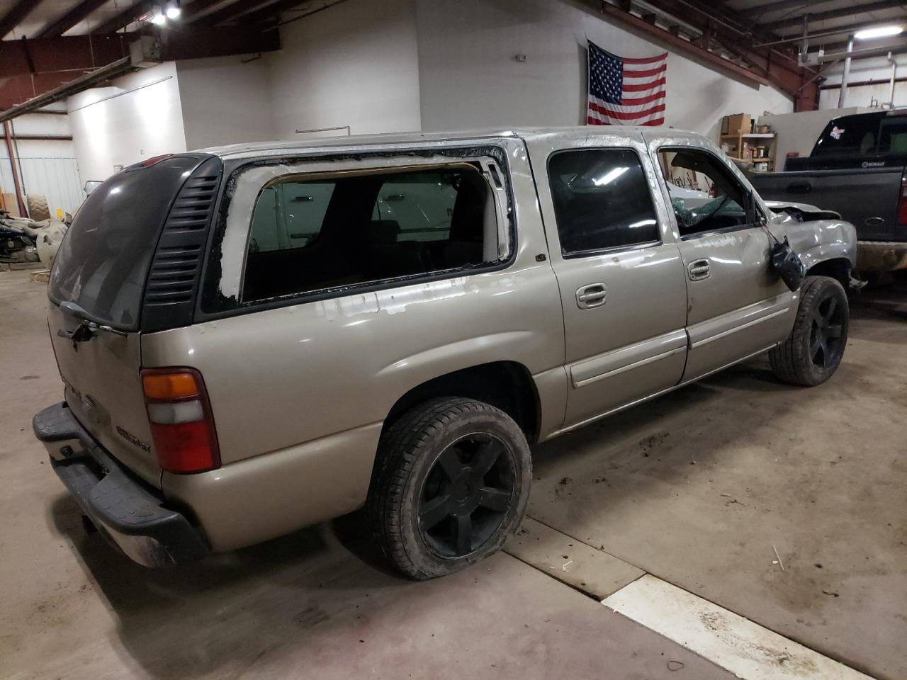 Photo 4 from auction – 2003 CHEVROLET SUBURBAN K with VIN 3GNFK16Z43G307789