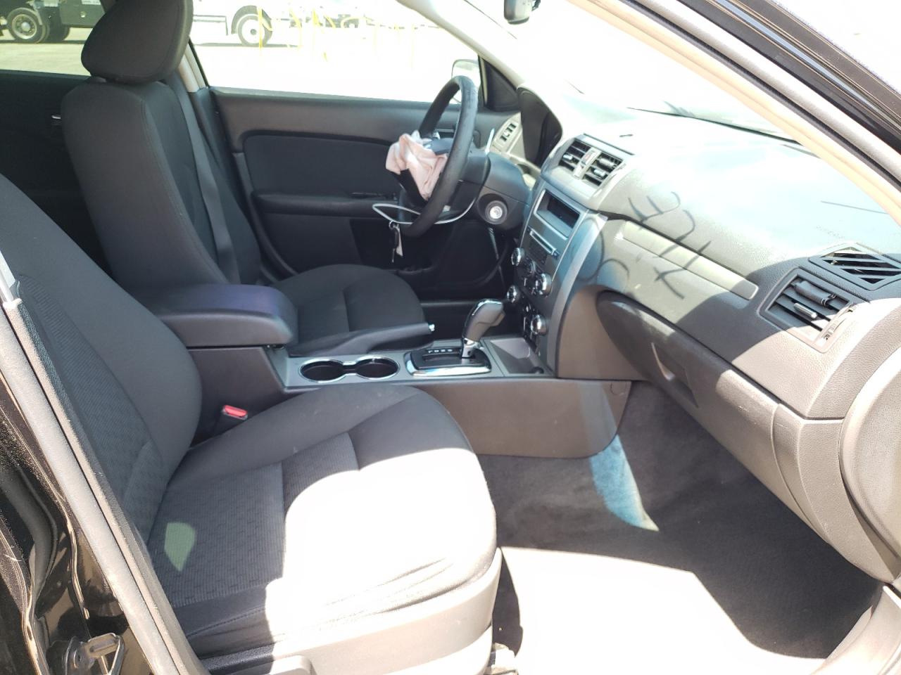 Photo 5 from auction – 2010 FORD FUSION SE with VIN 3FAHP0HA6AR123711