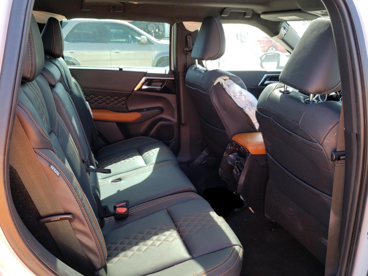 Photo 6 from auction – 2022 MITSUBISHI OUTLANDER with VIN JA4J4VA85NZ071069