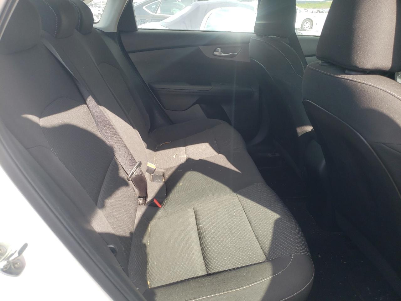Photo 6 from auction – 2019 KIA FORTE FE with VIN 3KPF24AD5KE074361