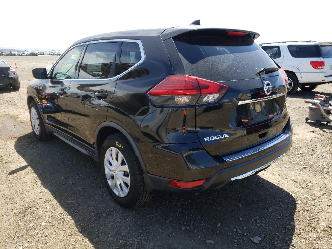 Photo 3 from auction – 2017 NISSAN ROGUE S with VIN JN8AT2MT1HW391832
