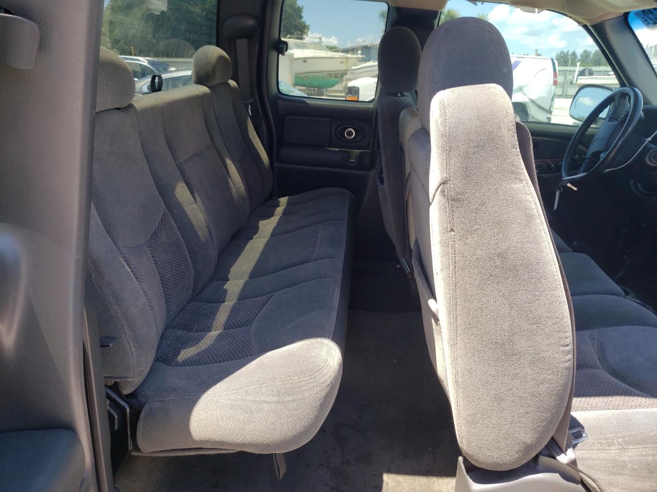 Photo 6 from auction – 2003 CHEVROLET SILVERADO with VIN 1GCEC19T63Z352287
