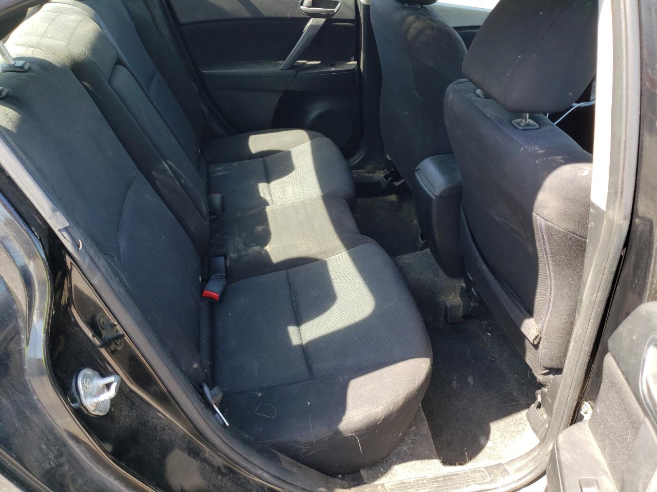 Photo 6 from auction – 2010 MAZDA 3 I with VIN JM1BL1SF0A1248140