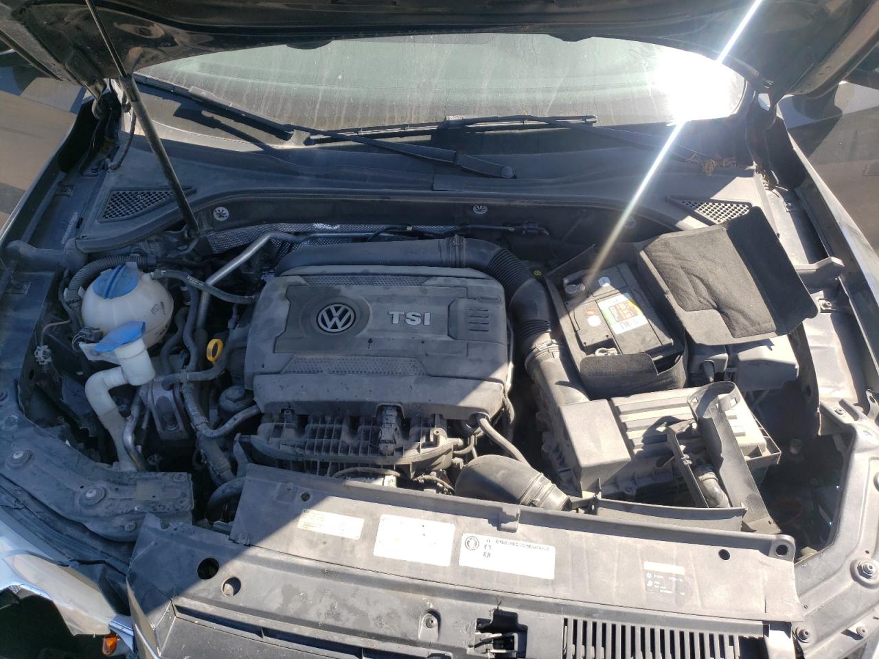 Photo 7 from auction – 2015 VOLKSWAGEN PASSAT S with VIN 1VWAT7A33FC090584
