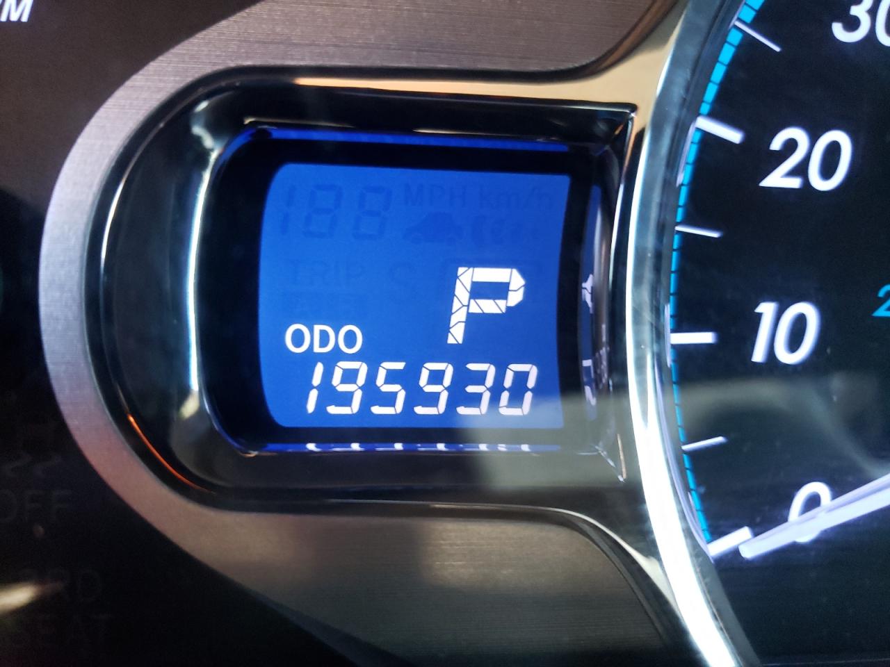 Photo 8 from auction – 2011 TOYOTA SIENNA XLE with VIN 5TDDK3DC8BS004119