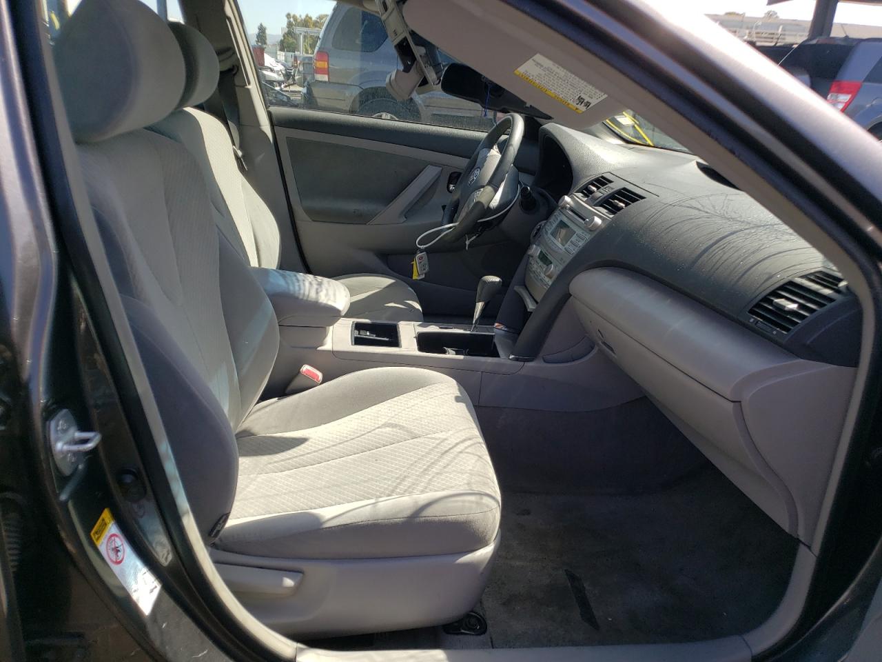 Photo 5 from auction – 2007 TOYOTA CAMRY HYBR with VIN JTNBB46K873030371