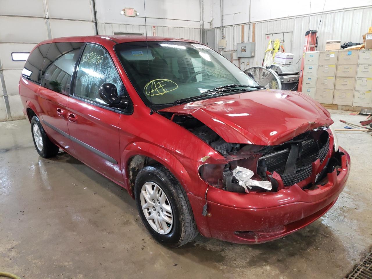 DODGE GRAND CARA 2002 with VIN 1B4GP34342B561242 - Photo from auction
