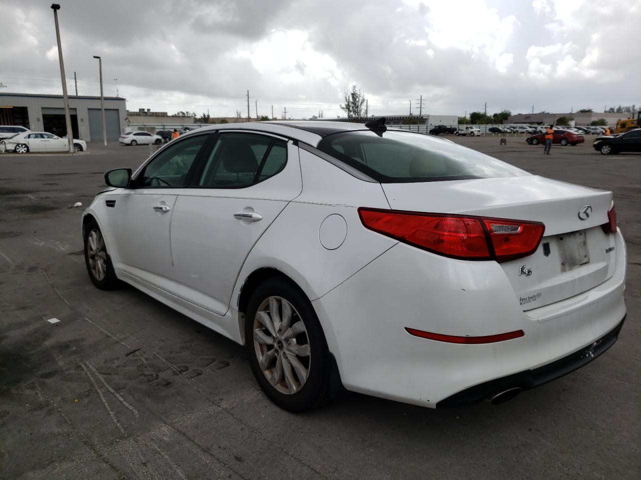 Photo 3 from auction – 2015 KIA OPTIMA EX with VIN 5XXGN4A74FG427398