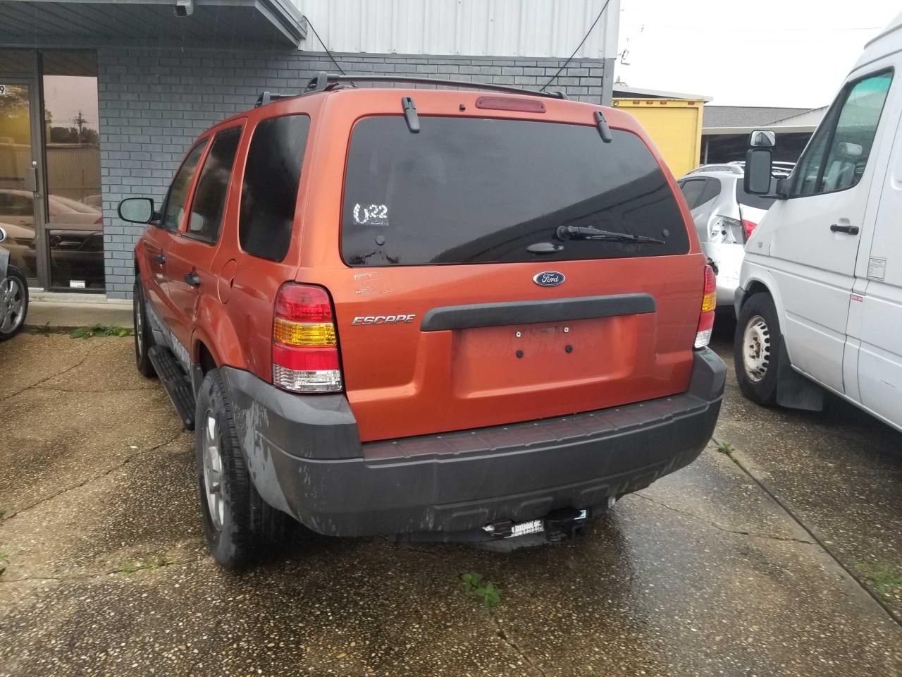 Photo 3 from auction – 2005 FORD ESCAPE XLS with VIN 1FMYU02ZX5KC05075