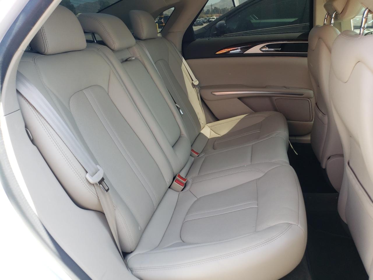 Photo 6 from auction – 2016 LINCOLN MKZ HYBRID with VIN 3LN6L2LU9GR611131