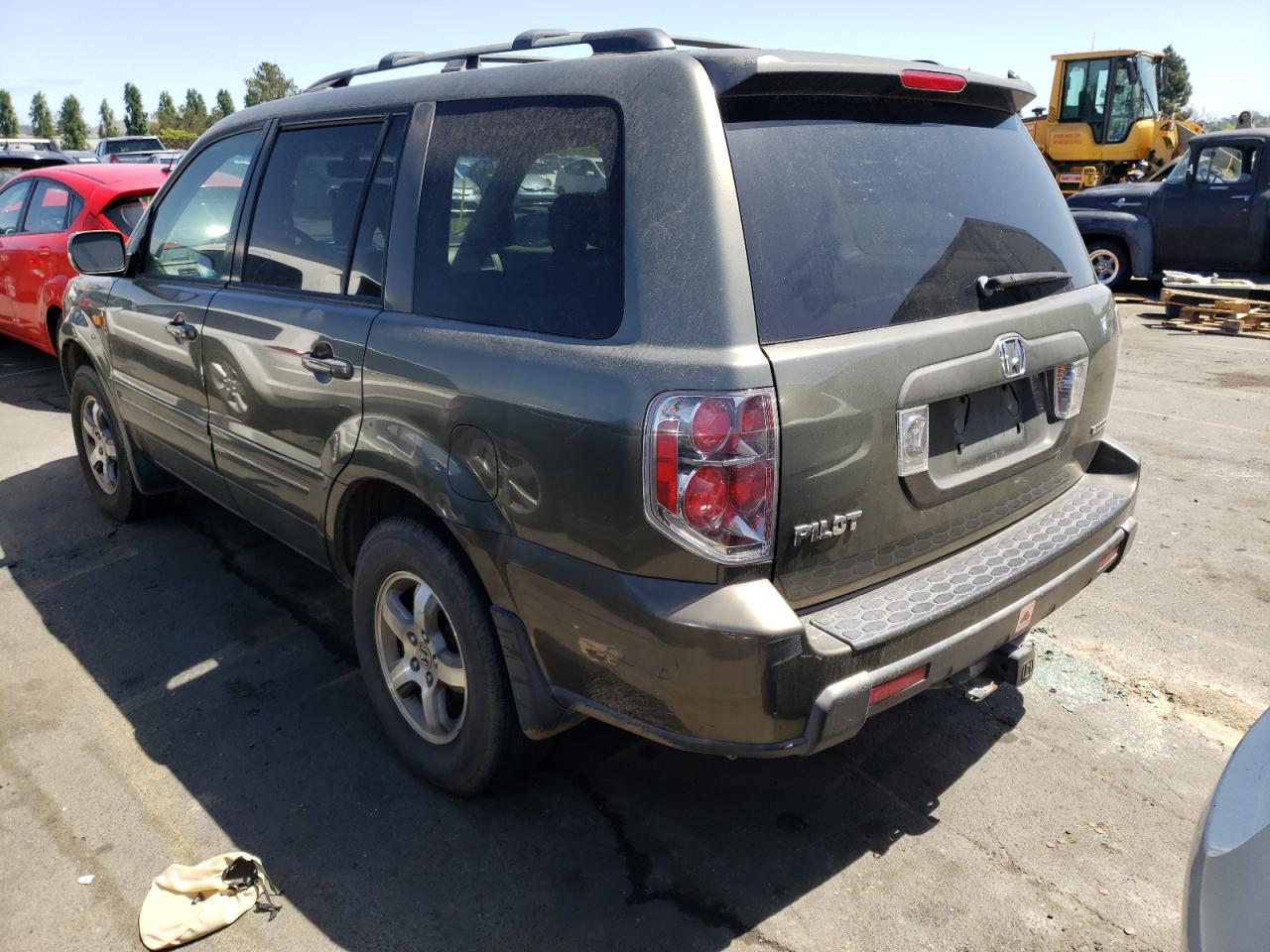 Photo 3 from auction – 2006 HONDA PILOT EX with VIN 5FNYF18506B026373