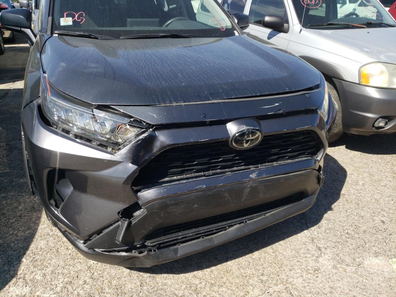 Photo 9 from auction – 2020 TOYOTA RAV4 LE with VIN JTMH1RFV1LD045856