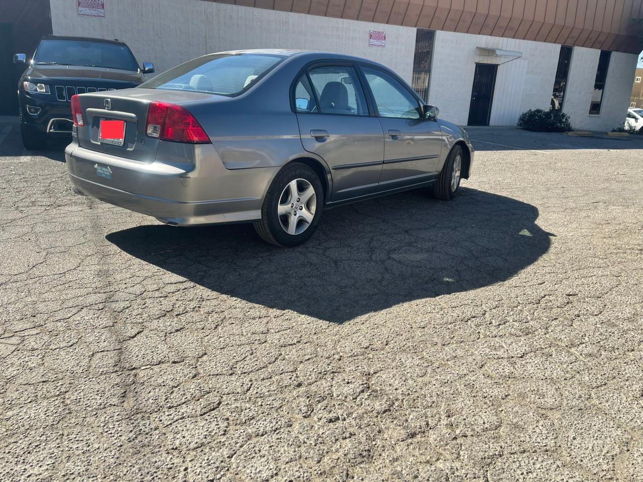 Photo 4 from auction – 2005 HONDA CIVIC EX with VIN 2HGES26795H523831