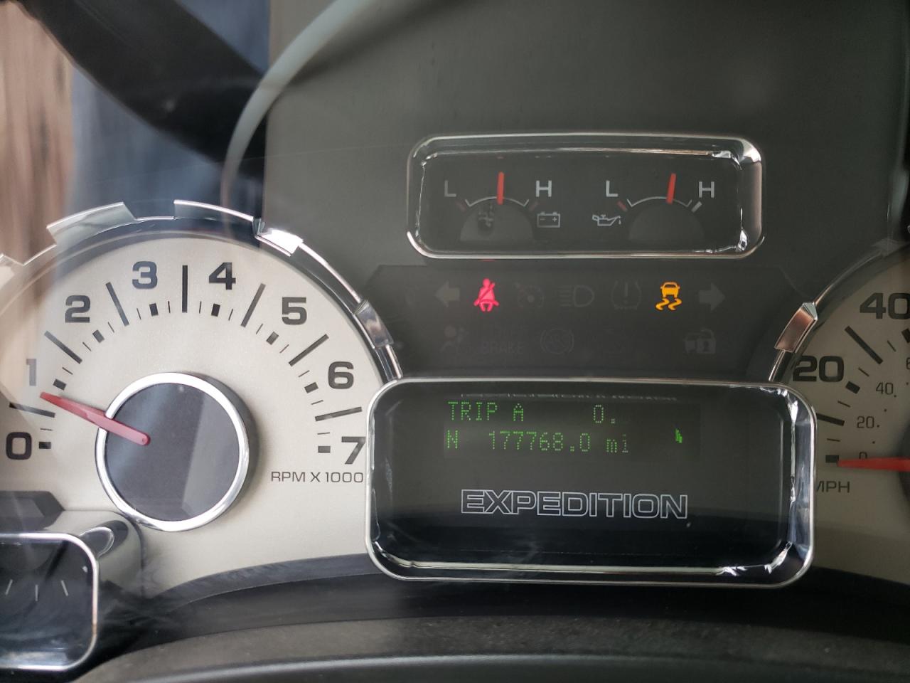 Photo 8 from auction – 2010 FORD EXPEDITION with VIN 1FMJU1K52AEB60243