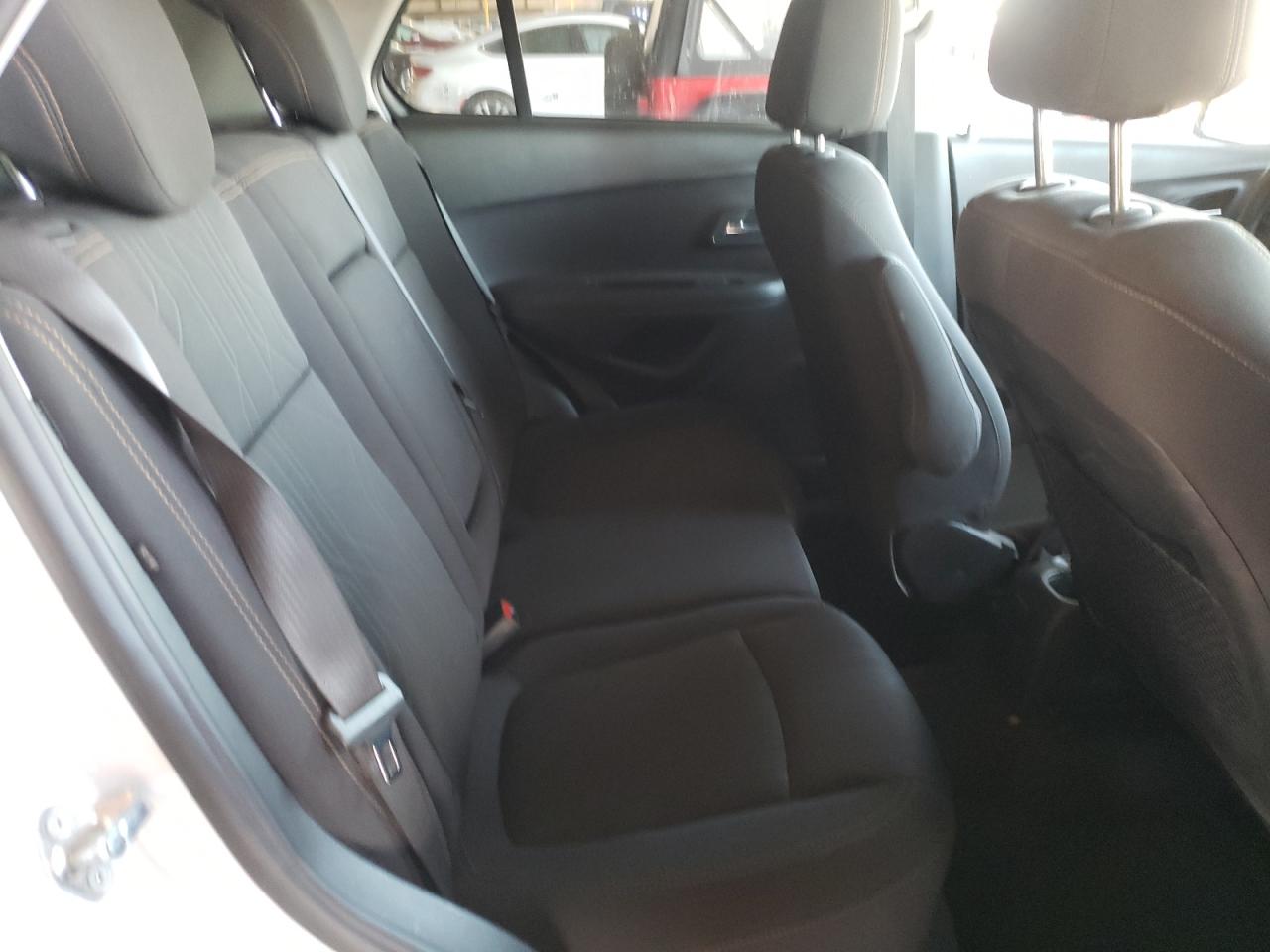 Photo 6 from auction – 2019 CHEVROLET TRAX 1LT with VIN 3GNCJLSB0KL326646
