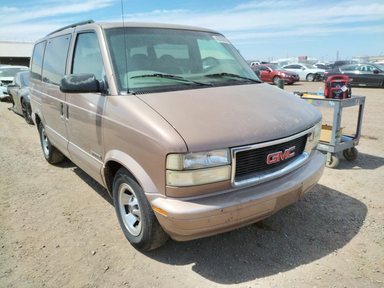Photo 1 from auction – 2002 GMC SAFARI XT with VIN 1GKDM19X42B504705