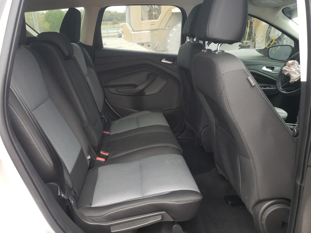 Photo 6 from auction – 2017 FORD ESCAPE SE with VIN 1FMCU9GD1HUC19886