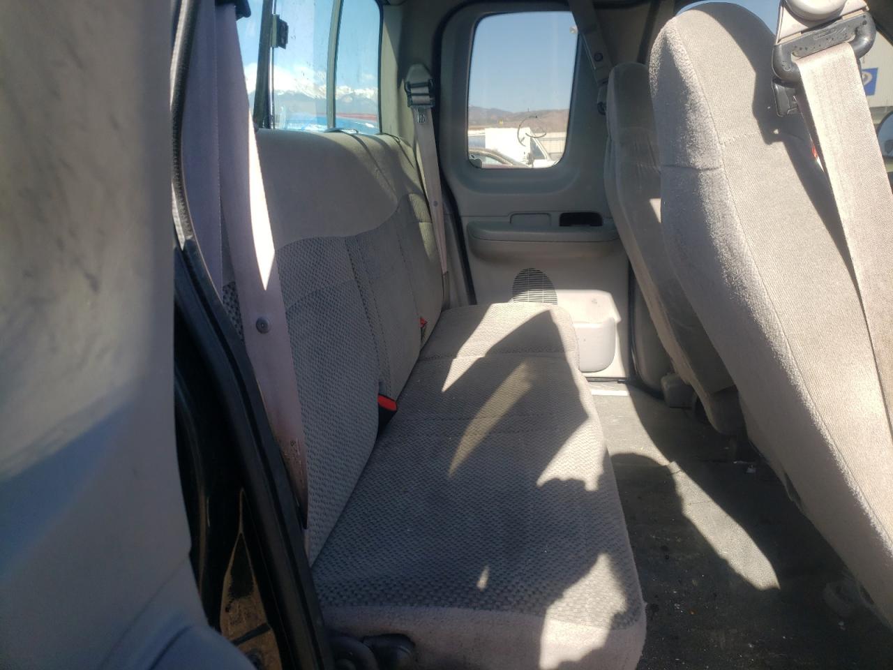 Photo 6 from auction – 2001 FORD F150 with VIN 1FTZX17231NA05133