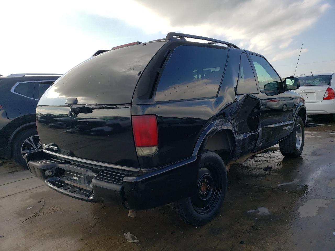 Photo 4 from auction – 2004 CHEVROLET BLAZER with VIN 1GNCS18XX4K166655