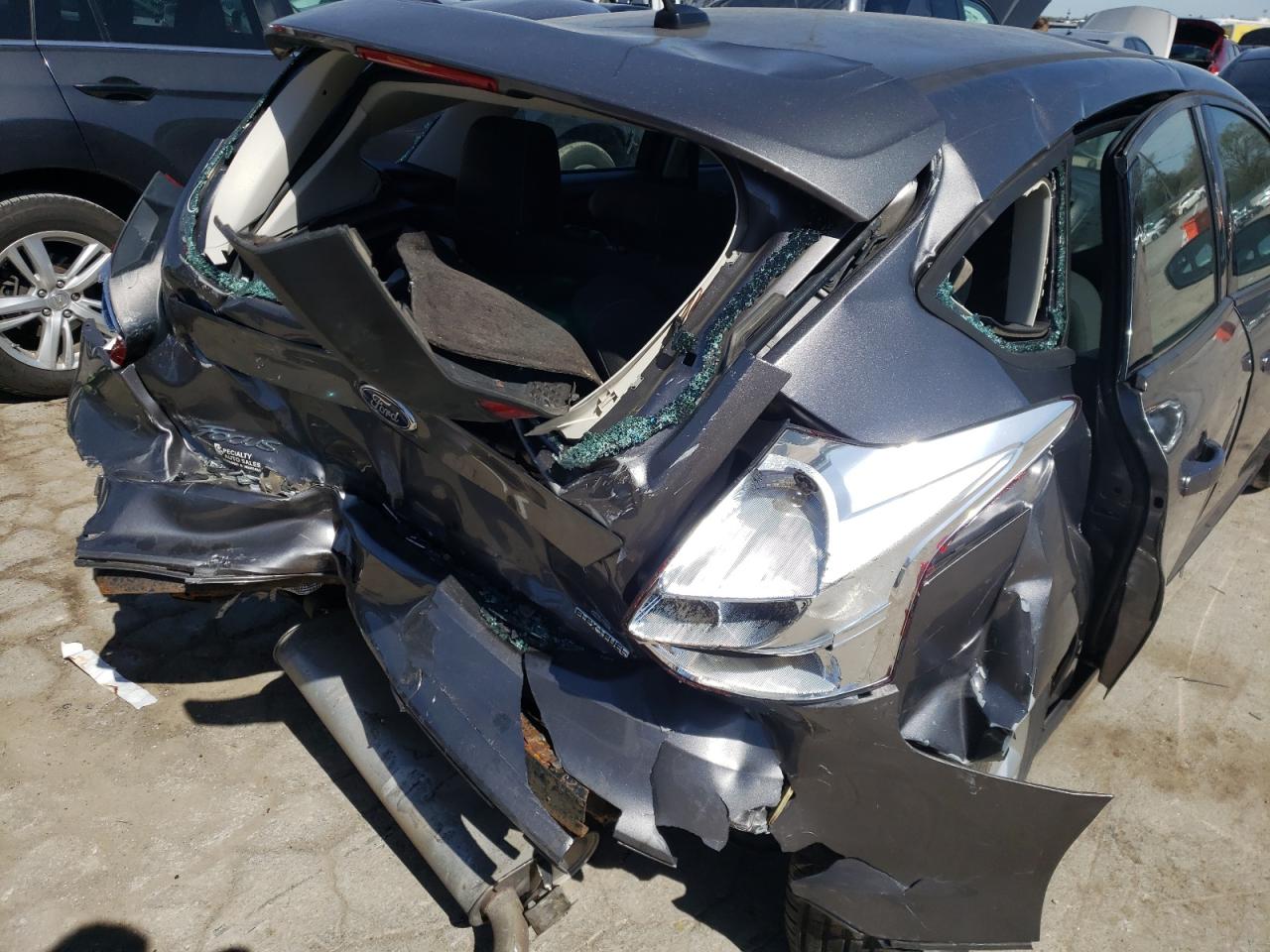 Photo 9 from auction – 2014 FORD FOCUS SE with VIN 1FADP3K25EL255428