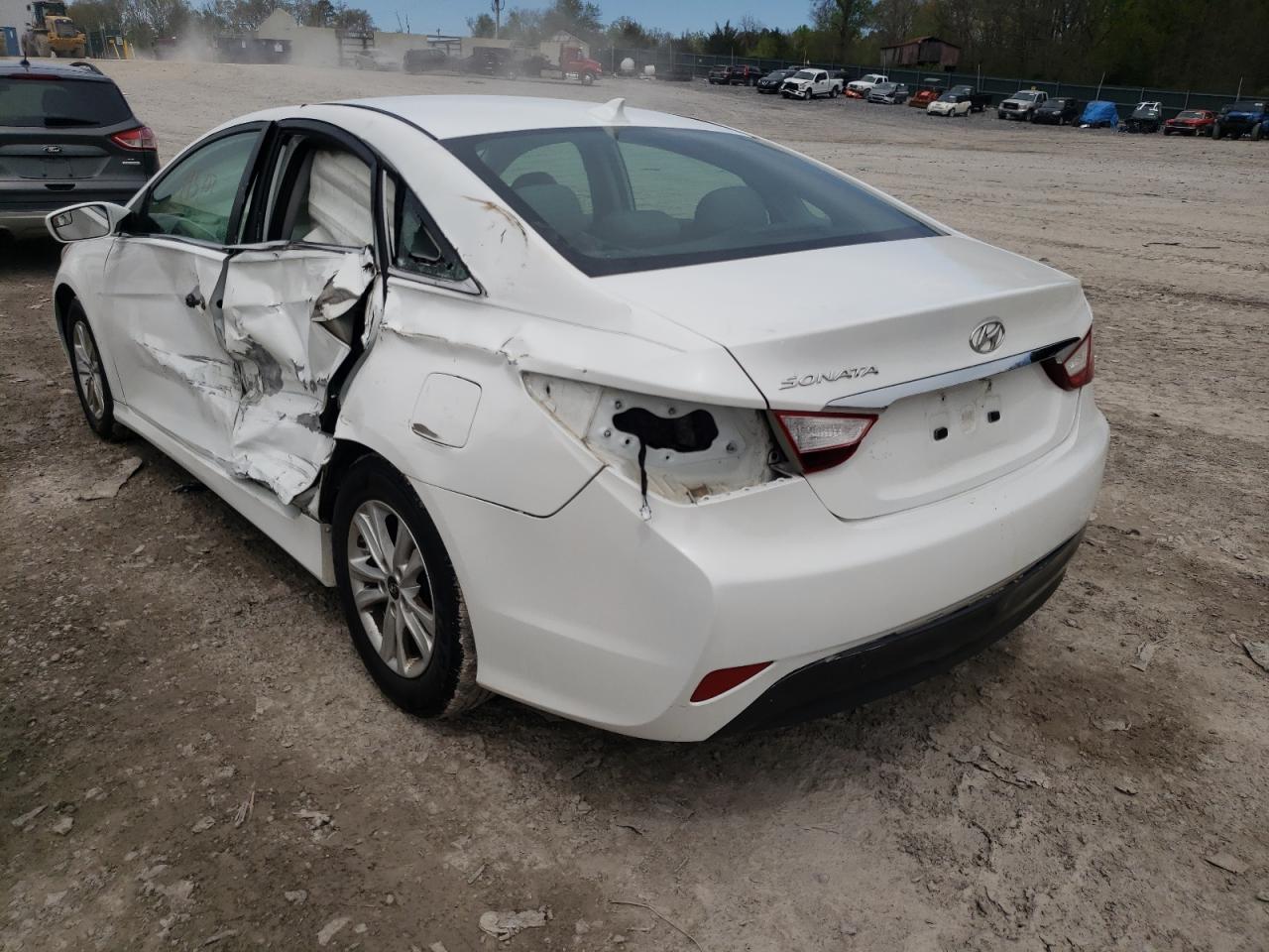 Photo 3 from auction – 2014 HYUNDAI SONATA GLS with VIN 5NPEB4AC4EH843595