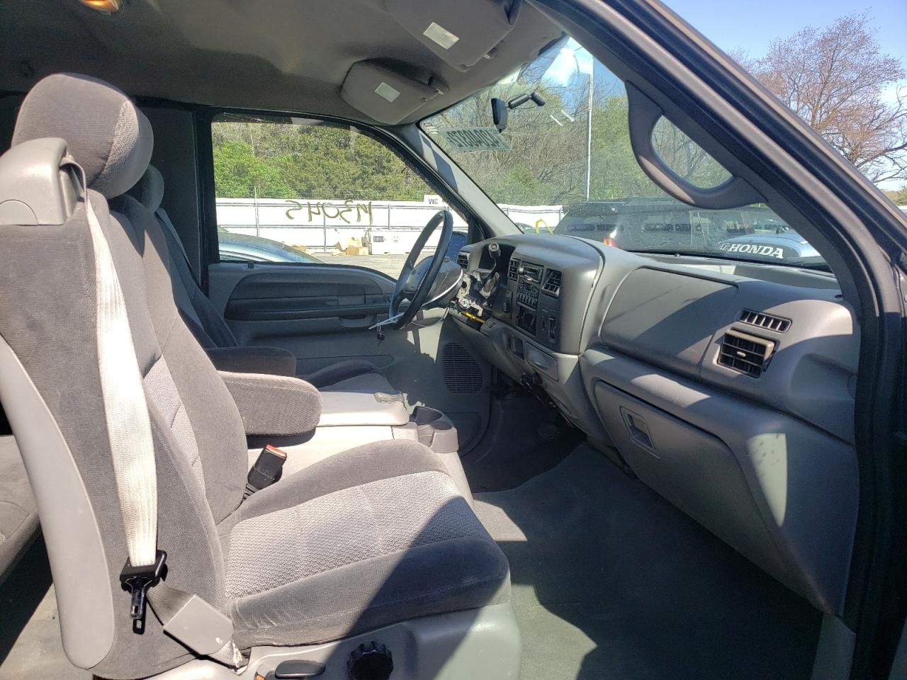 Photo 5 from auction – 2002 FORD F250 with VIN 1FTNX21L82EB64382
