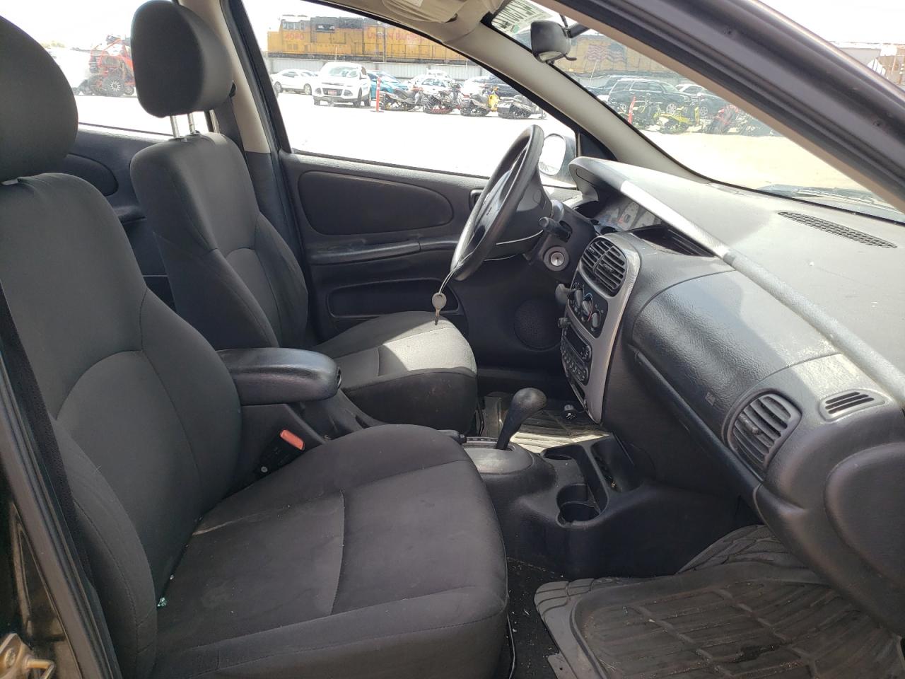 Photo 5 from auction – 2005 DODGE NEON SXT with VIN 1B3ES56CX5D106830